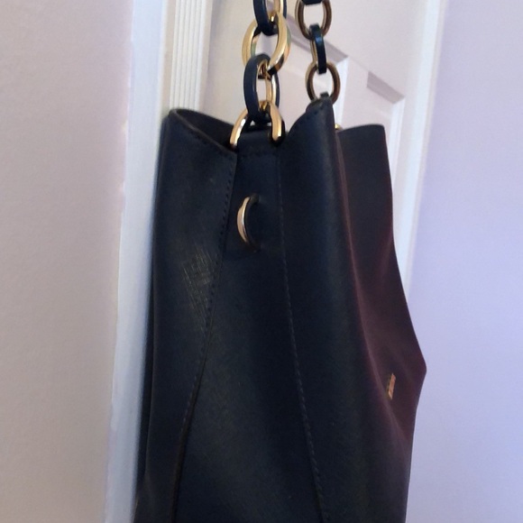Like New Michael Kors navy handbag - Picture 8 of 11